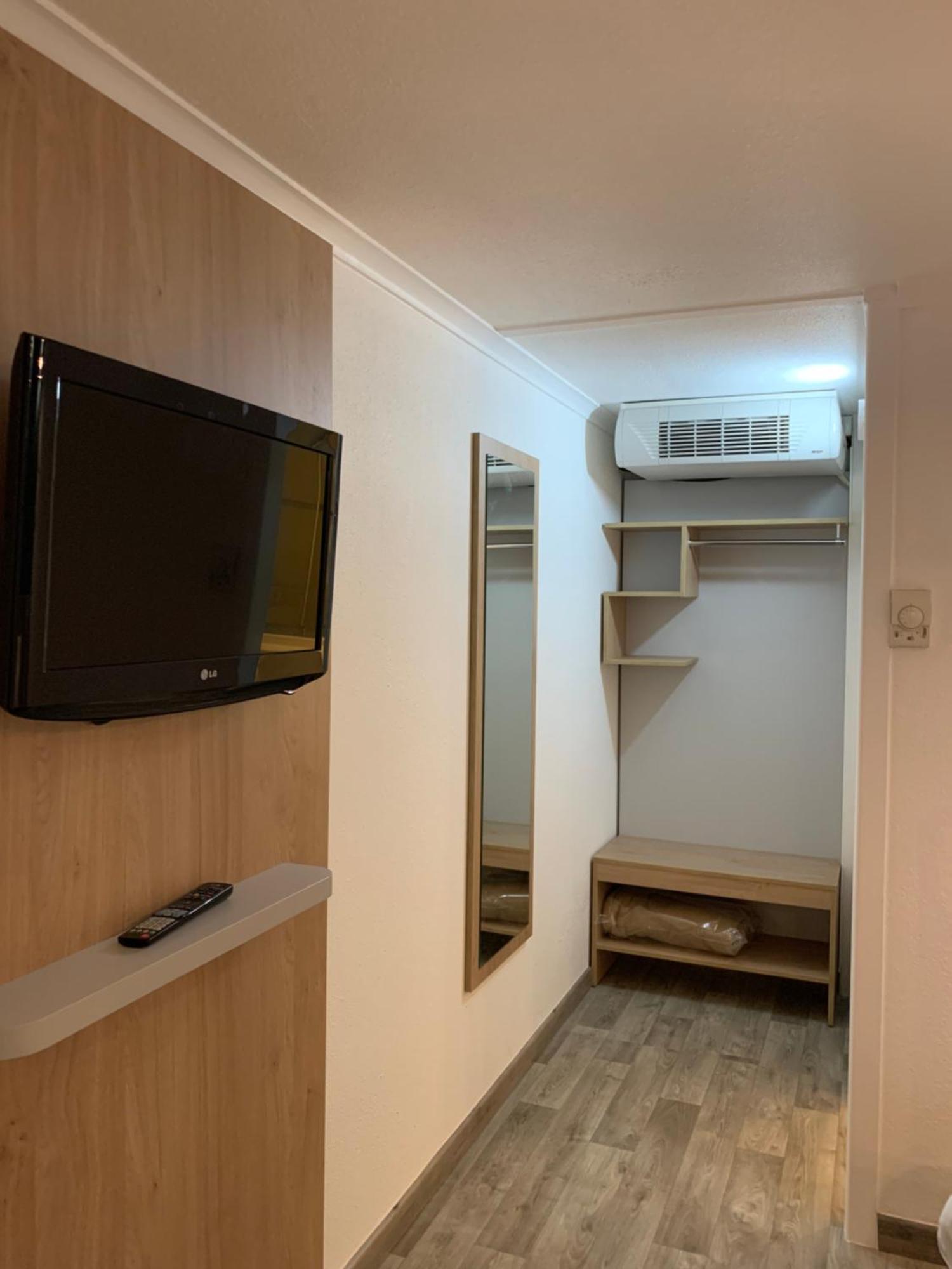 Kyriad Sedan Ngoại thất bức ảnh