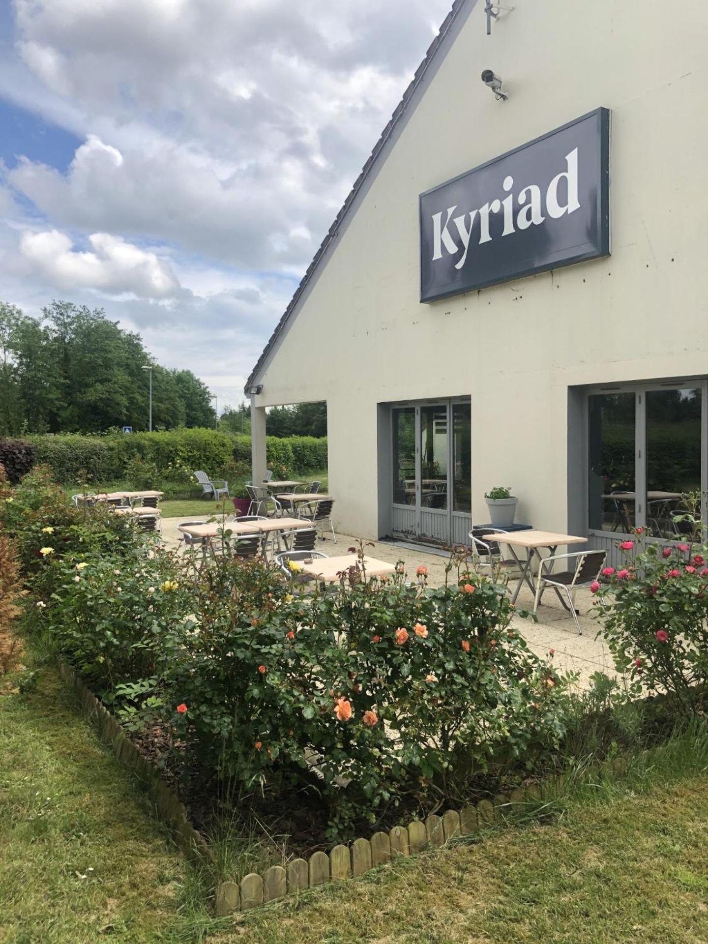 Kyriad Sedan Ngoại thất bức ảnh